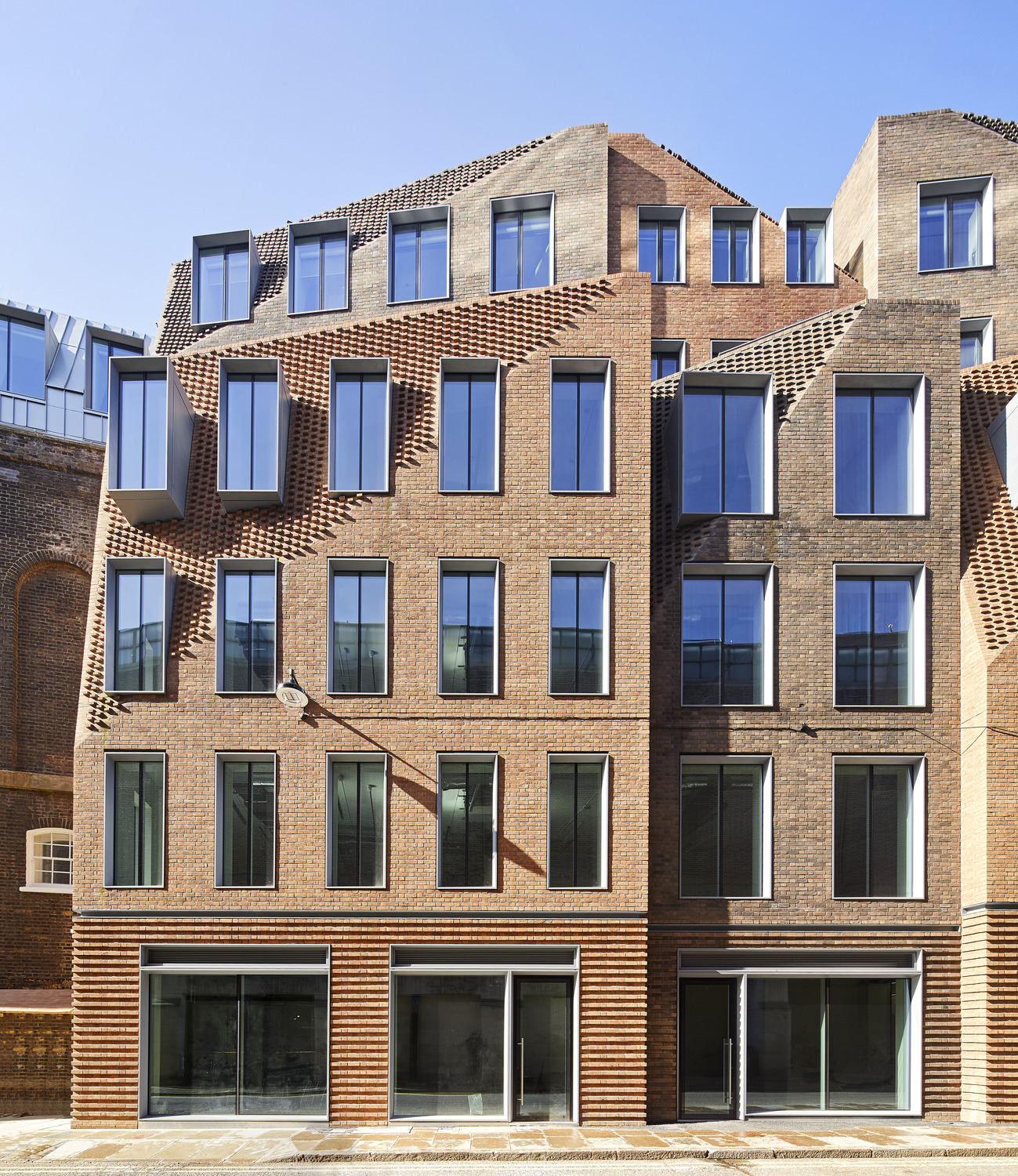 Hobhouse Court Office Architecture & Design | tp bennett